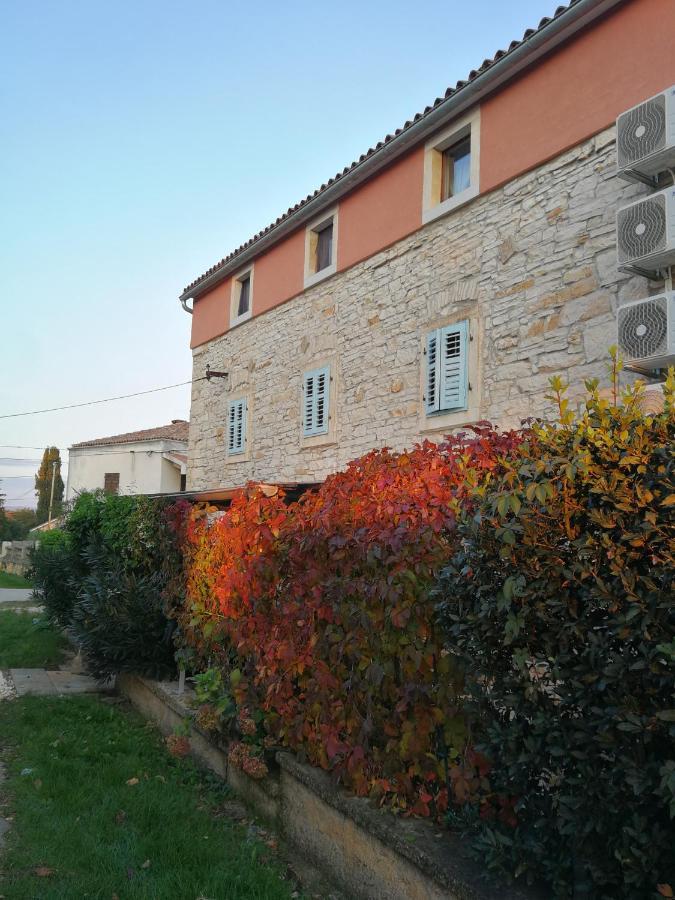 Eti And Mia Holiday Apartments Muntić Buitenkant foto