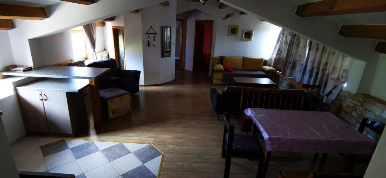 Eti And Mia Holiday Apartments Muntić Buitenkant foto