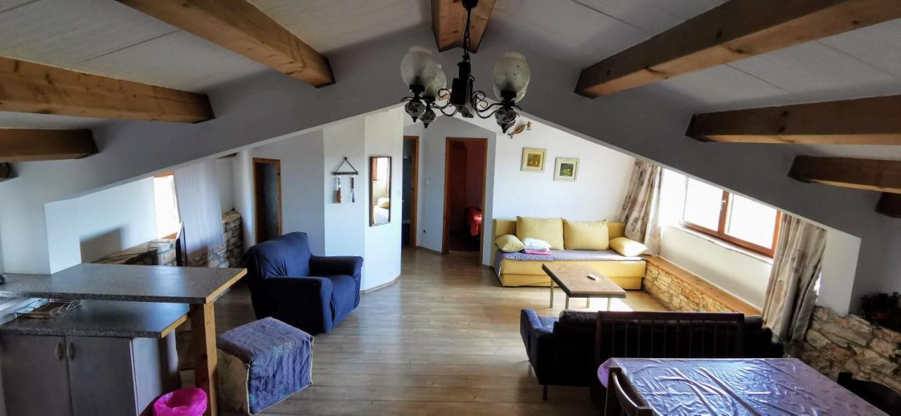 Eti And Mia Holiday Apartments Muntić Buitenkant foto