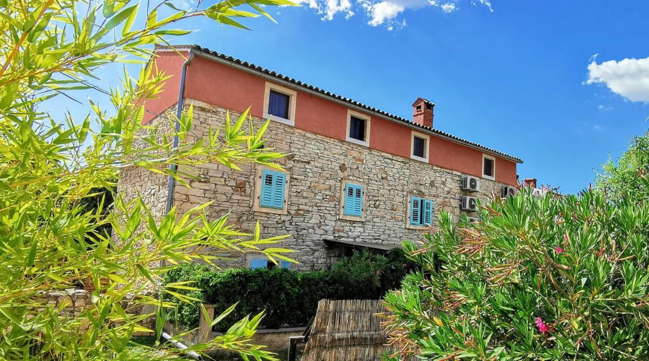 Eti And Mia Holiday Apartments Muntić Buitenkant foto