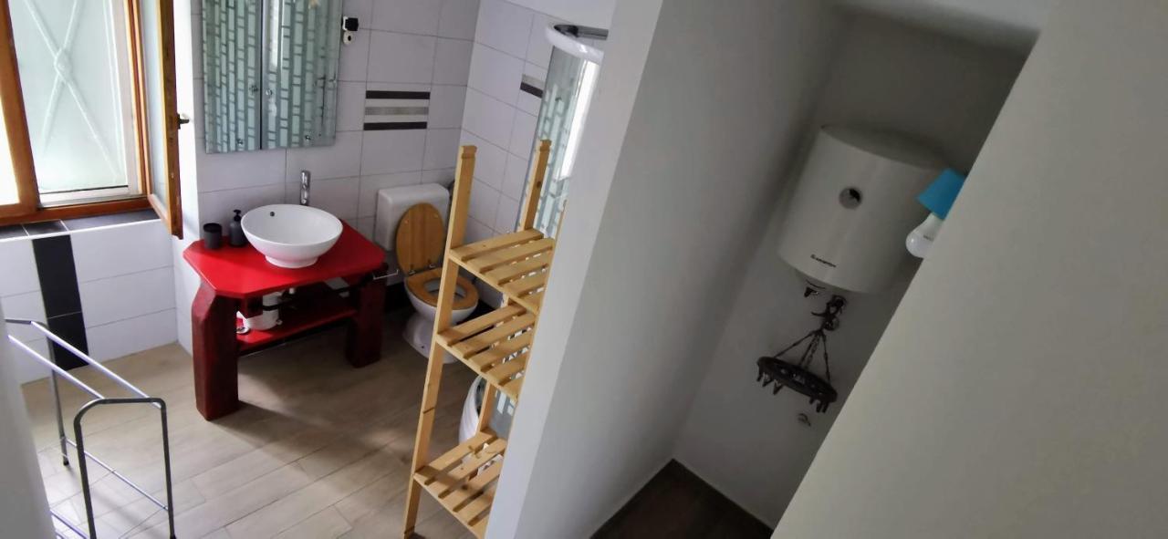 Eti And Mia Holiday Apartments Muntić Buitenkant foto