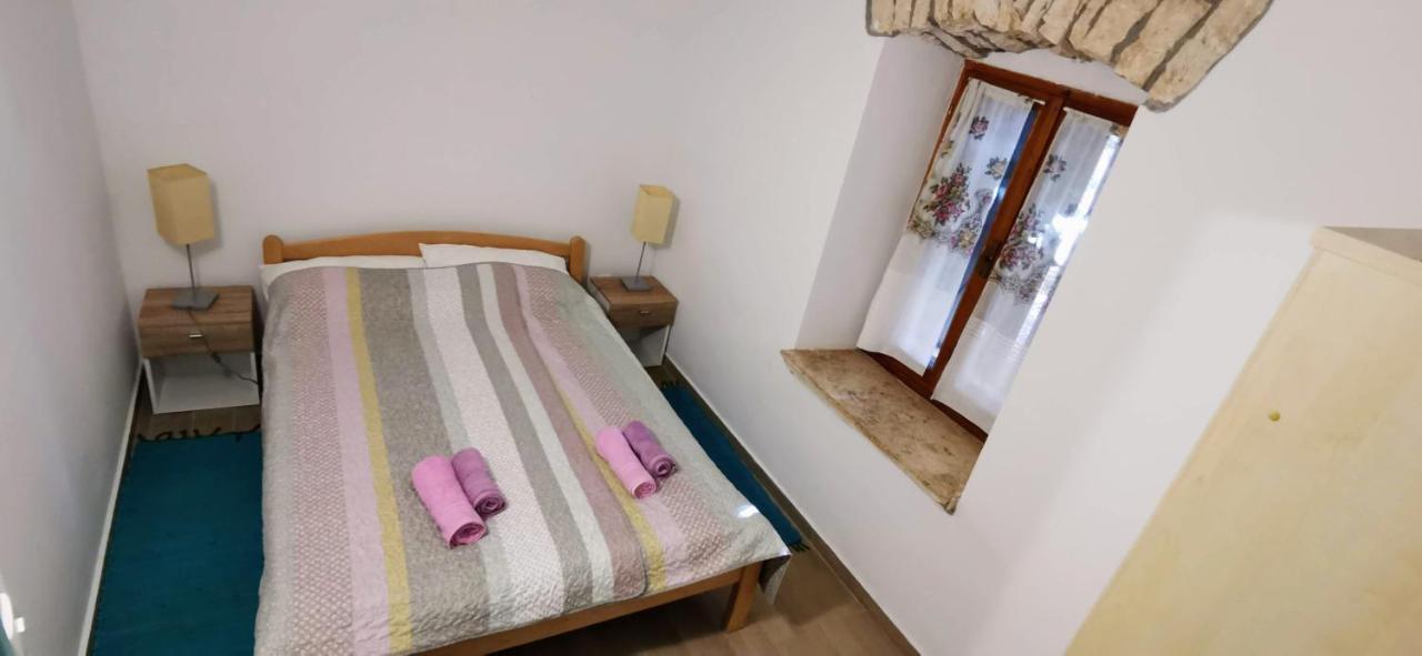 Eti And Mia Holiday Apartments Muntić Buitenkant foto